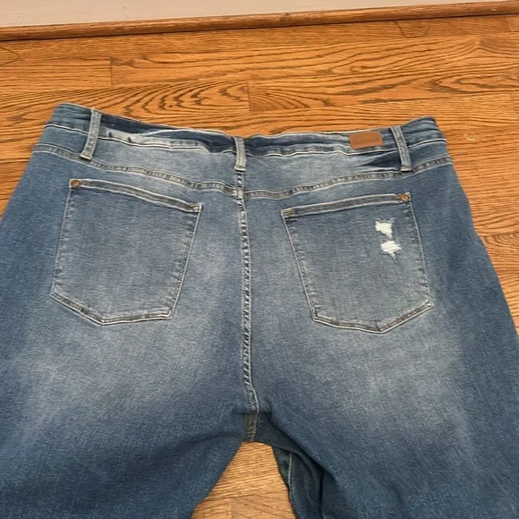 Judy Blue High Waisted Boyfriend Destroy STRETCH Denim 24w Jeans 88404 Plus Size - Picture 8 of 12
